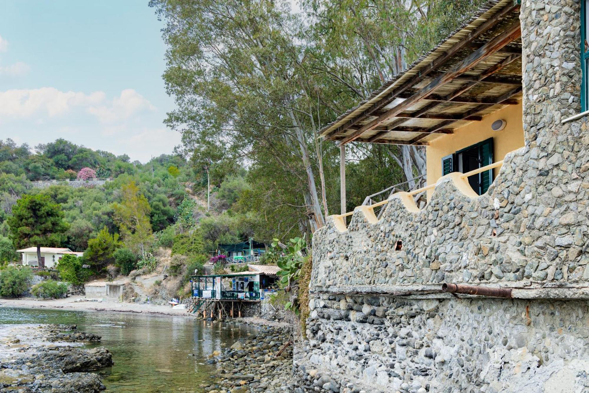 Riva Smeralda Camping Lodge Milazzo Bagian luar foto