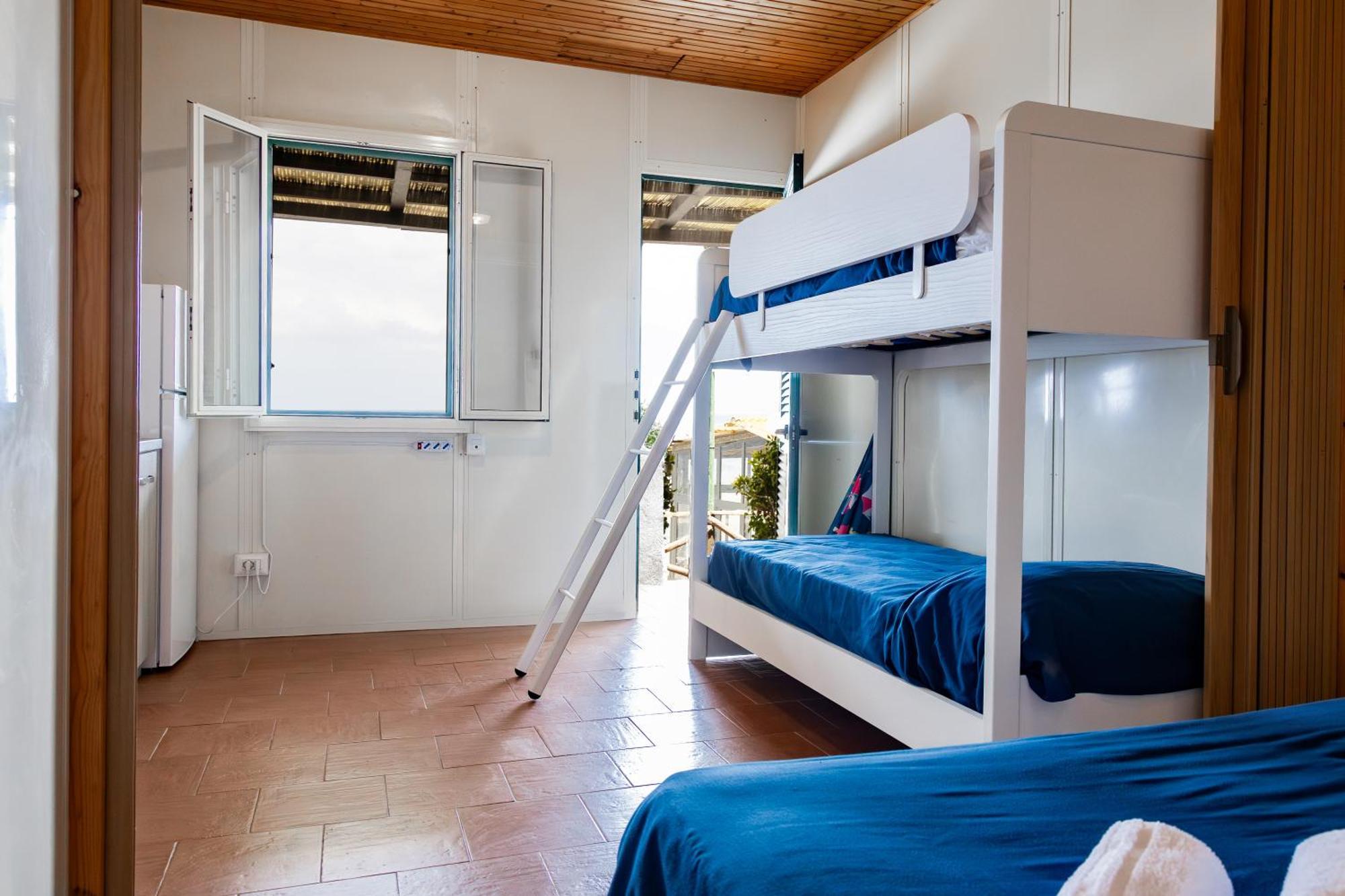 Riva Smeralda Camping Lodge Milazzo Bagian luar foto